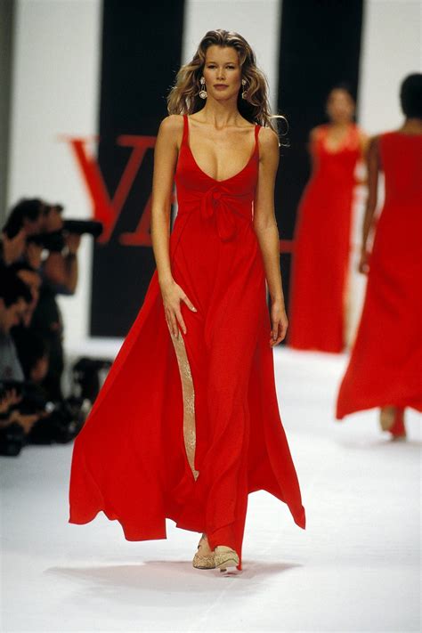 claudia schiffer fashion show